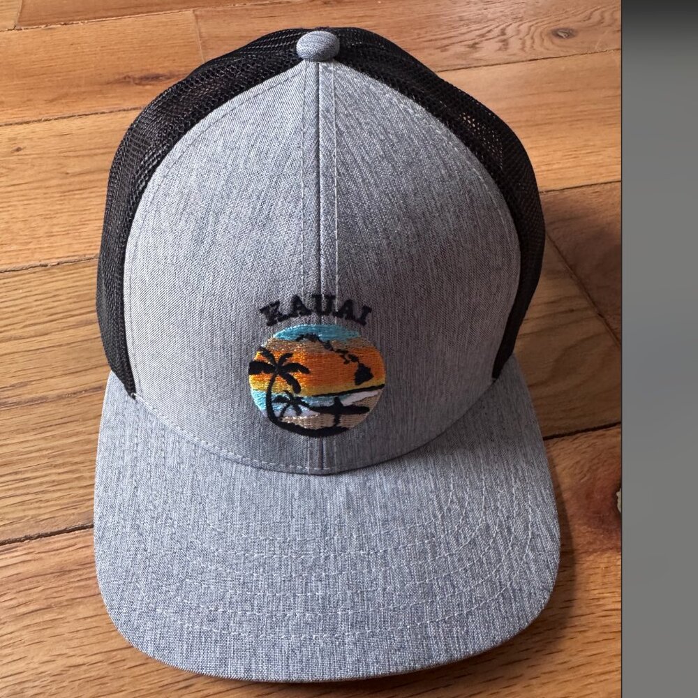 Kauai Outdoor Cap – Solid Trucker Hat (Gray/Black Mesh, Limited Edition)